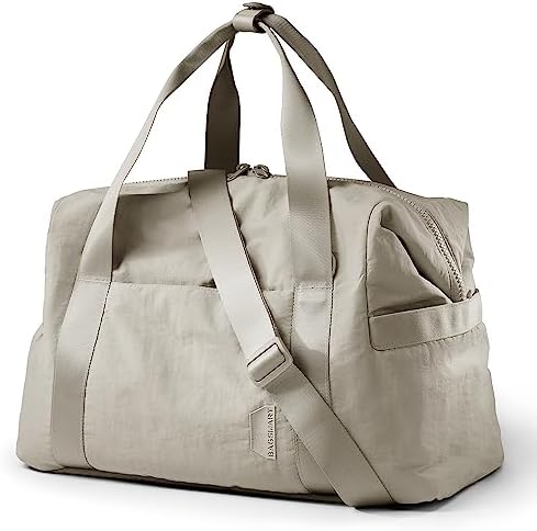 BAGSMART Gym Bag for Women, Carry on Weekender Overnight Bag, Travel Duffel Bags with Trolley Sleeve, Personal Item Travel Bag Tote Bag Workout Dance Bag, Beige-M